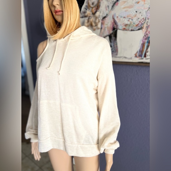 Twenty Second One Sided Open Shoulder Hoodie - Picture 3 of 4